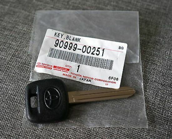 Toyota Key Blank Uncut Factory Non-Transponde 90999-00251 F/S Genuine