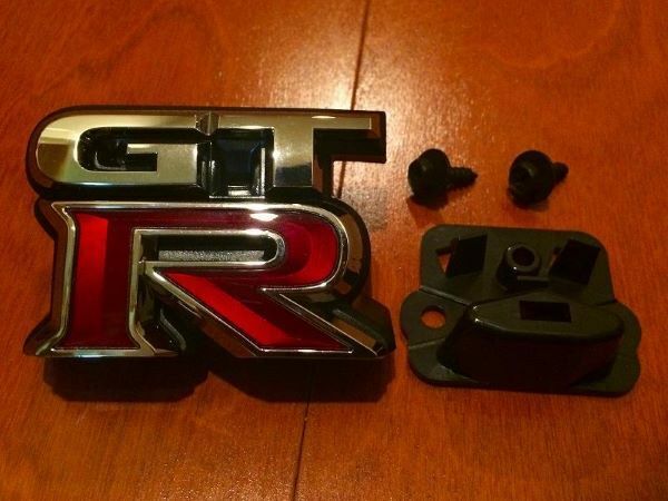 NISSAN GT-R R35 FRONT ORNAMENT C SET  62892-JF00B 62892-JF01A  GENUINE OEM