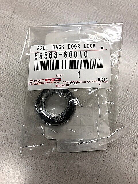 Genuine Landcruiser 100 Series Back Door Lock Trim Bezel 69563-60010 F/S Toyota