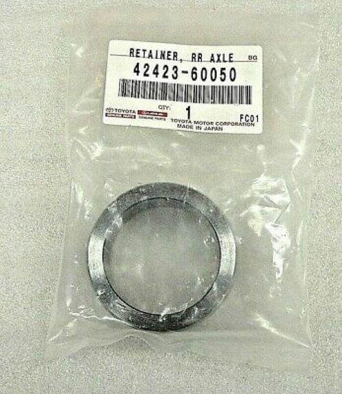 Genuine INNER REAR AXLE BEARING RETAINER 42423-60050 F/S TOYOTA LEXUS