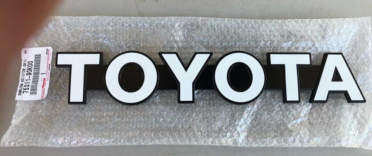 TOYOTA Genuine Parts Land Cruiser FJ60 Front Grille Emblem OEM Japan 1985-1987