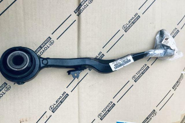 TOYOTA LEXUS GENUINE ARM, FRONT SUSPENSION, LOWER NO.2 LH 48670-59016 OEM