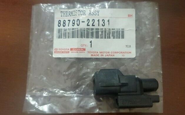 Toyota LandCruiser 70 Clock Outside Temperature Sensor 88790-22131 F/S Genuine