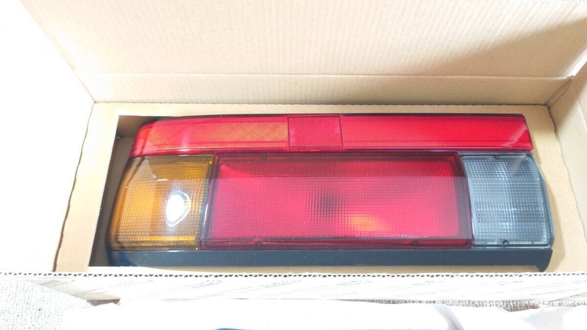 Toyota OEM SPRINTER TRUENO Tail lamps LEFT Rear 81561-1A291 AE86 KOUKI