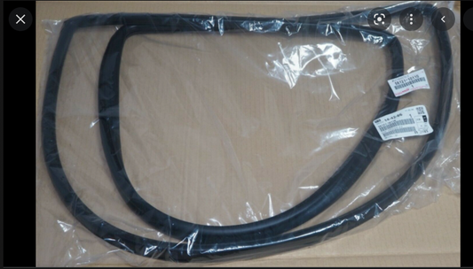 TOYOTA STARLET KP60 Genuine FRONT WEATHERSTRIP SEAL 56121-10110 OEM Japan