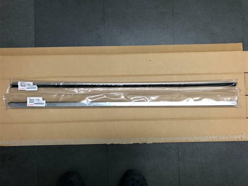 Corolla AE86 Front Door Glass Inner Weatherstrip LH&RH set NEW Genuine OEM Parts