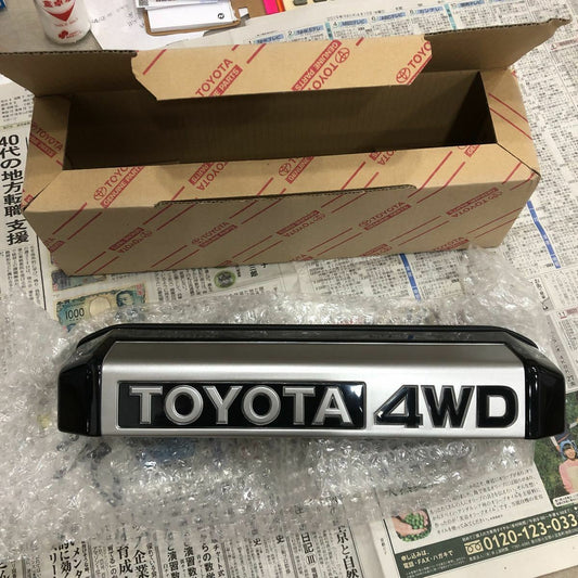 Toyota Land Cruiser & Rrado Genuine COVER LICENSE PLATE LAMP 81276-90K02 OEM